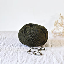 Load image into Gallery viewer, De Rerum Natura - Gilliatt (worsted)