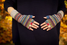 Load image into Gallery viewer, Kate Davies - Knitting Season