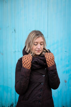 Load image into Gallery viewer, Kate Davies - Warm Hands