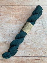 Load image into Gallery viewer, Erika Knight - Studio Linen