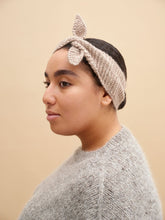 Load image into Gallery viewer, Laine - 52 Weeks of Easy Knits