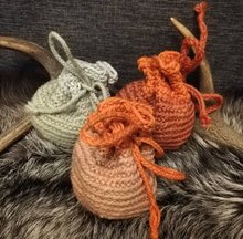 Load image into Gallery viewer, Nalbinding Class with Caroline Taylor