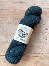 Load image into Gallery viewer, Hey Mama Wolf - Beara DK