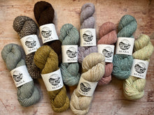 Load image into Gallery viewer, Hey Mama Wolf - Beara DK