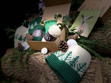 Load image into Gallery viewer, Pine &amp; Snow Festive Box