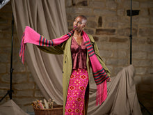 Load image into Gallery viewer, WYS Zandra Rhodes - &#39;Make A Statement&#39; Pattern Book